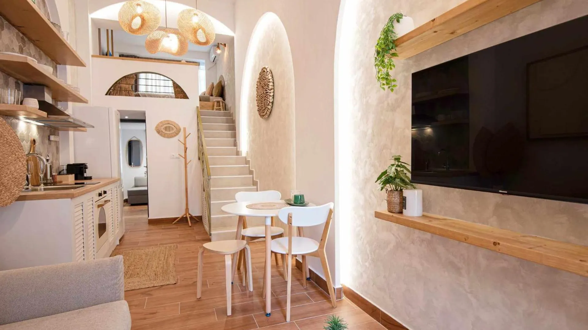 Апартаменты Namaste Lofts Near Seaside Салоники