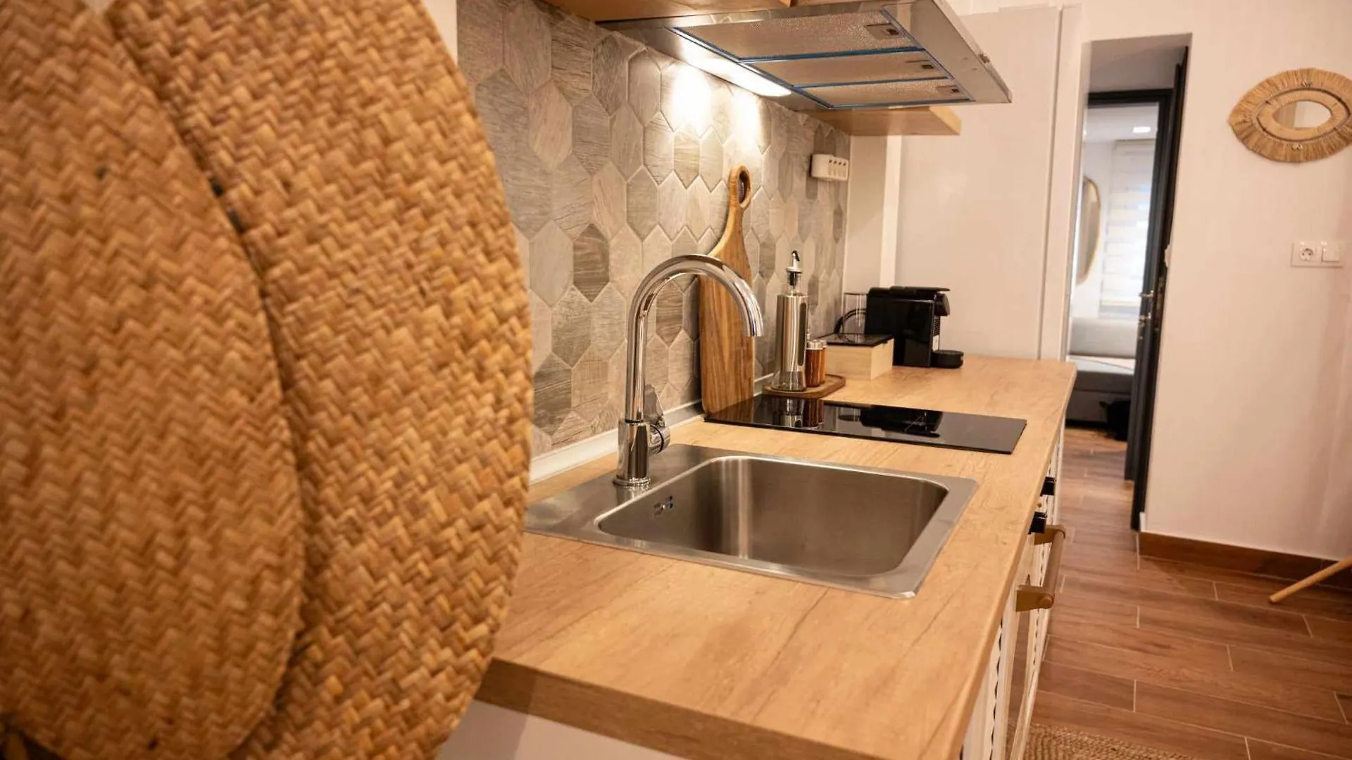 Апартаменты Namaste Lofts Near Seaside Салоники