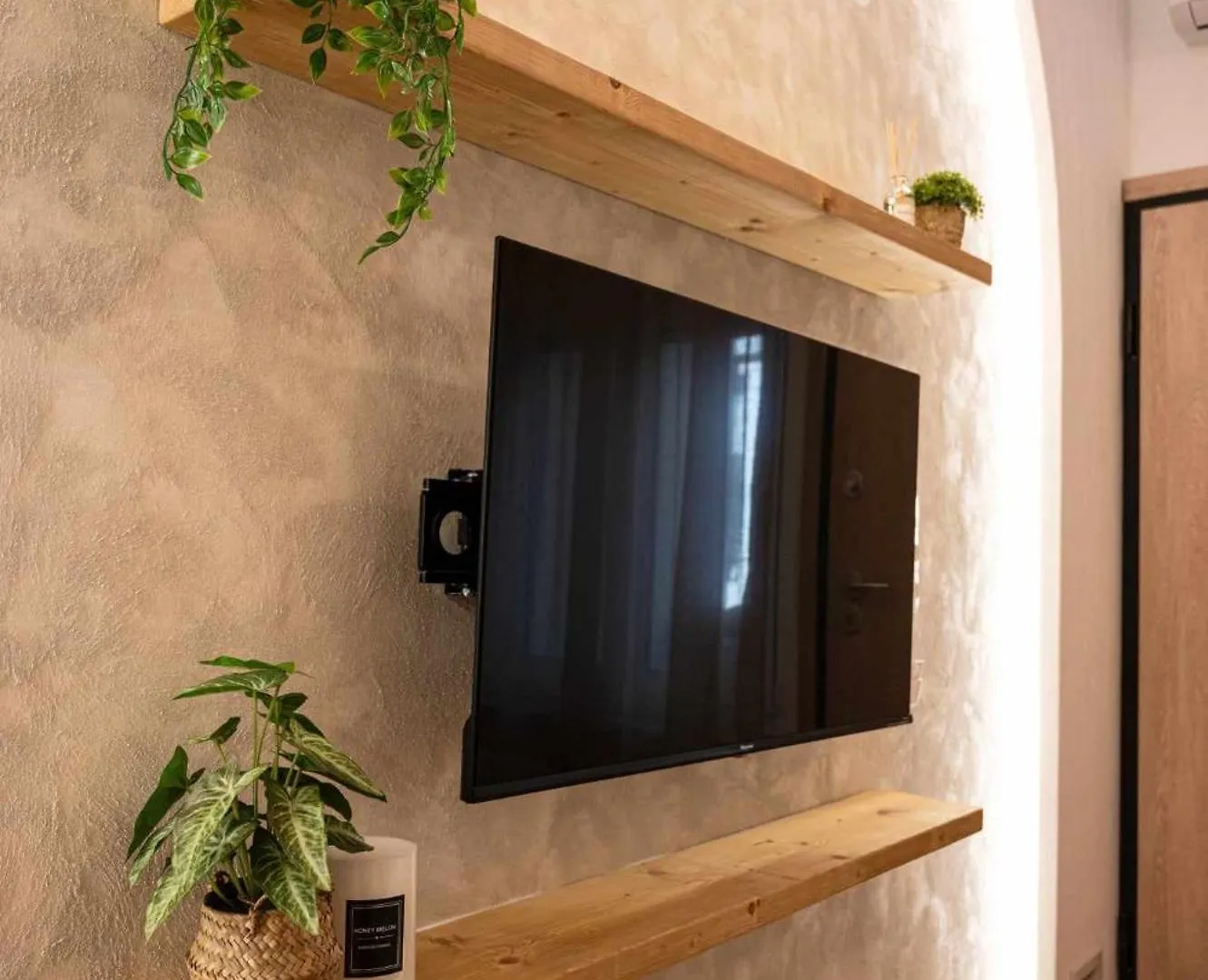 Апартаменты Namaste Lofts Near Seaside Салоники