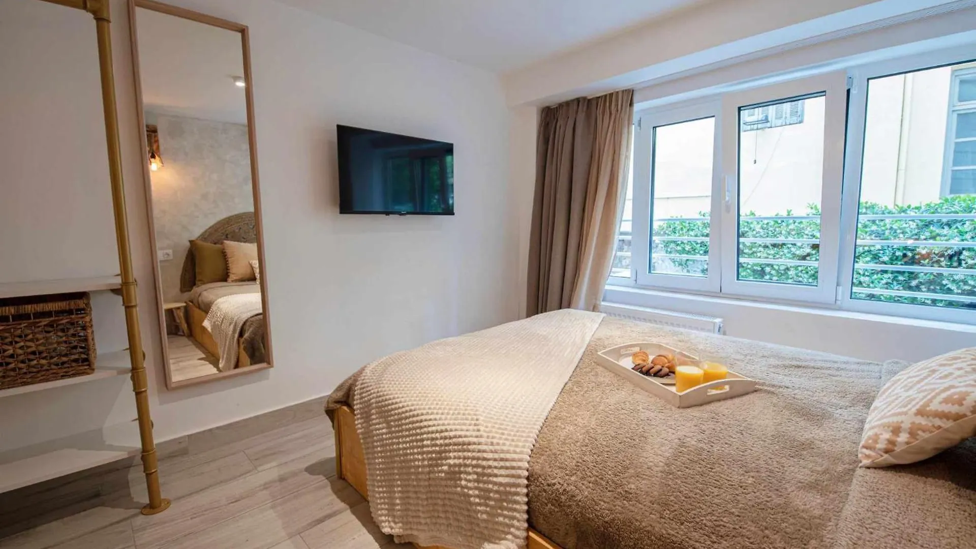 Апартаменты Namaste Lofts Near Seaside Салоники